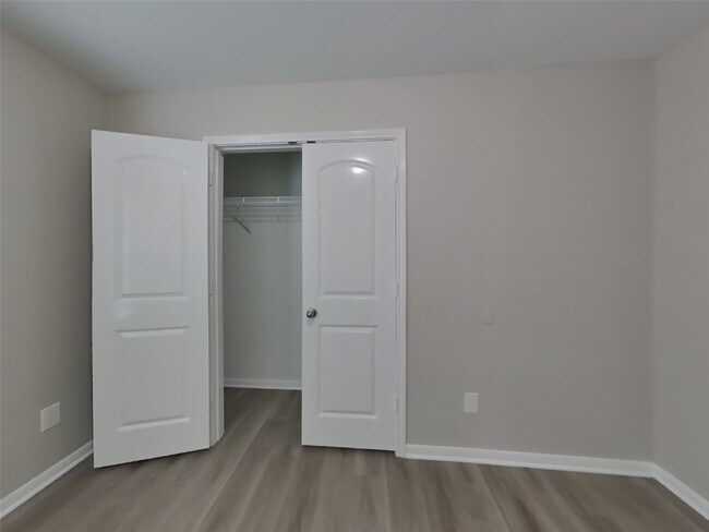Building Photo - 308 Summer Horse Dr