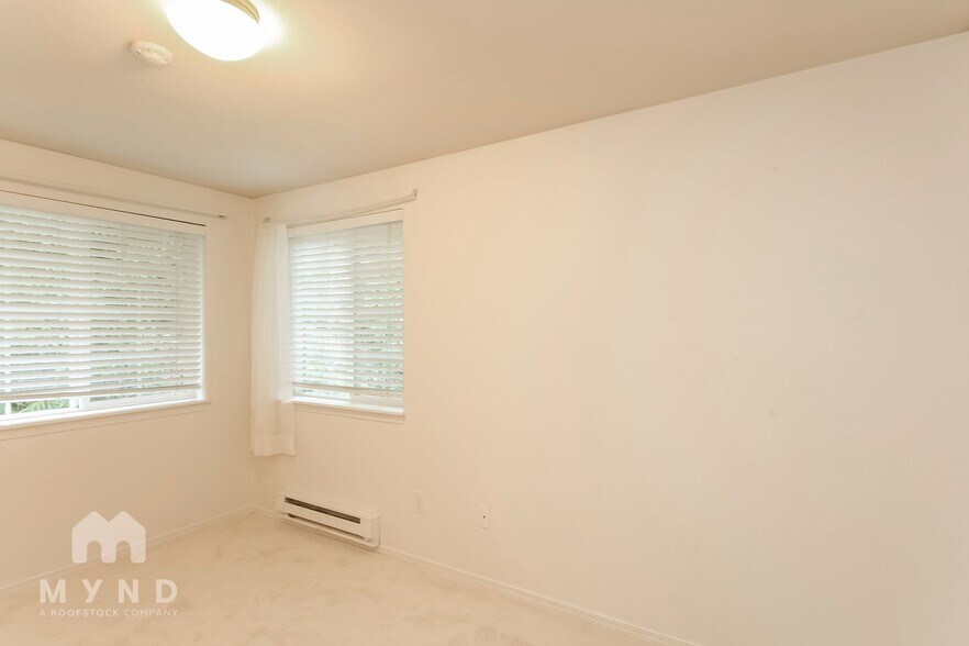 Building Photo - 10909 Avondale Rd NE