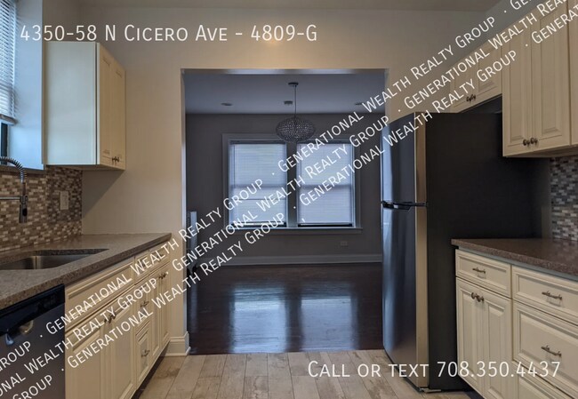 Building Photo - 4350 N Cicero Ave