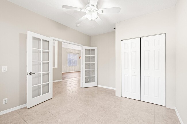 Building Photo - 1366 Crossbill Ct