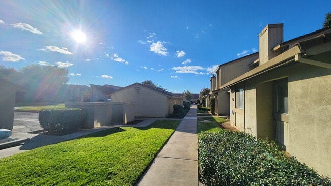 Building Photo - 2116 Mt Vernon Dr