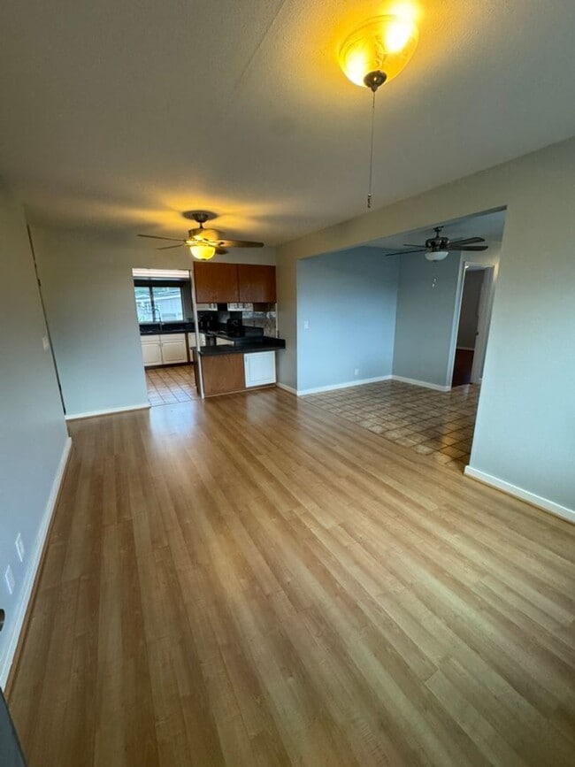 Building Photo - Bright & Spacious 3-Bedroom Home in Peacef...
