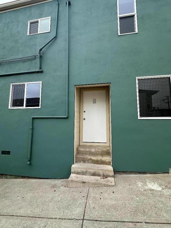 Primary Photo - 509 Commercial Ave