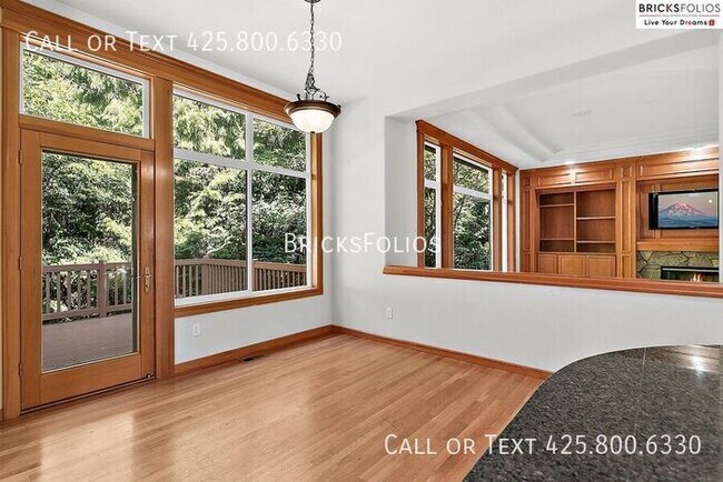 Building Photo - Luxurious 4-bedroom home in Sammamish with...