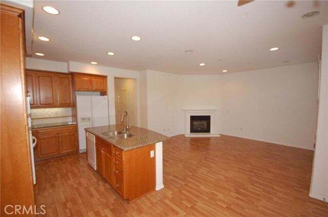 Building Photo - 121 Chantilly