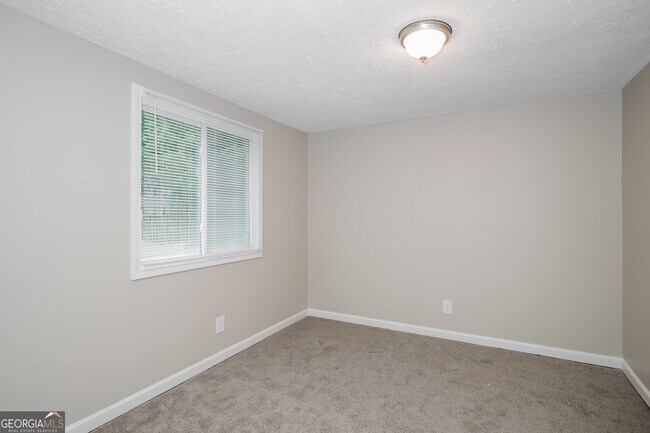 Building Photo - 5356 Olde St