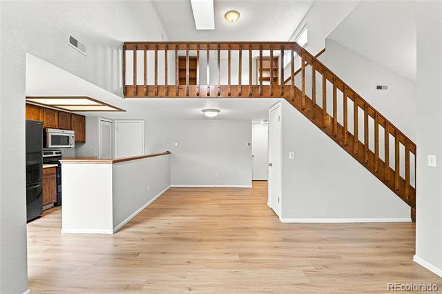 Building Photo - 6242 Willow Ln