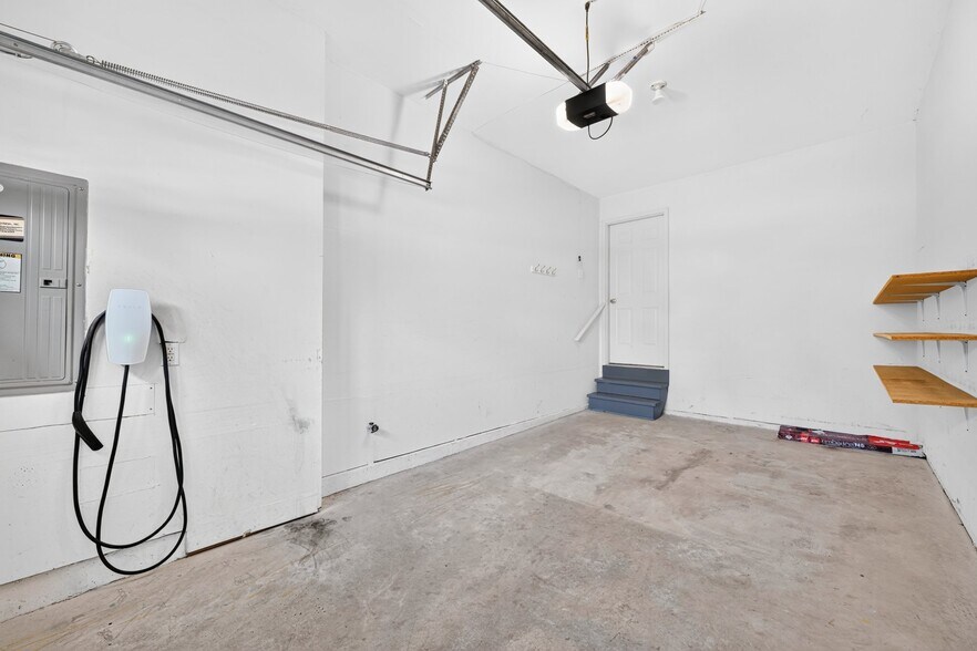 Building Photo - 335 Wheatfield Cir