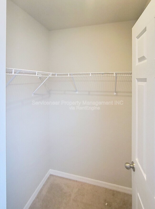 Building Photo - 12937 Camarillo Pl