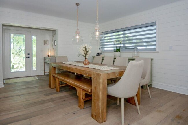 Building Photo - 3396 Pebble Pl