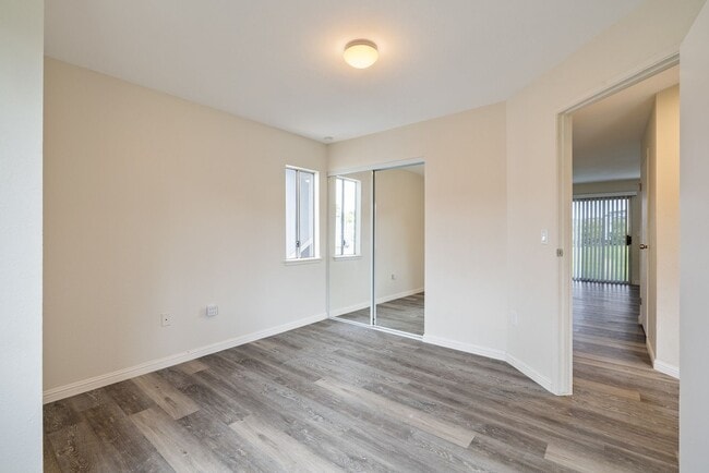 Building Photo - ~Pet Friendly - 2 bed /1 bath w/ 2 parking - Mililani Mauka~