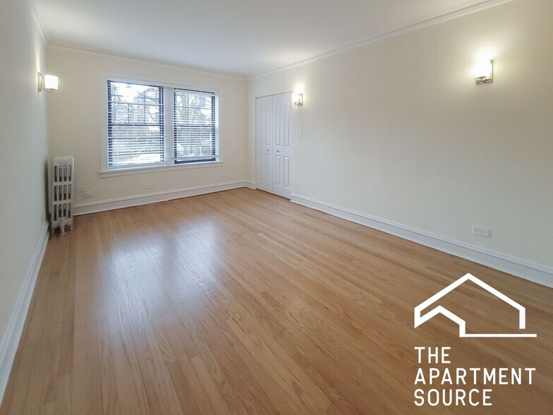 Building Photo - 4506 N Ashland Ave