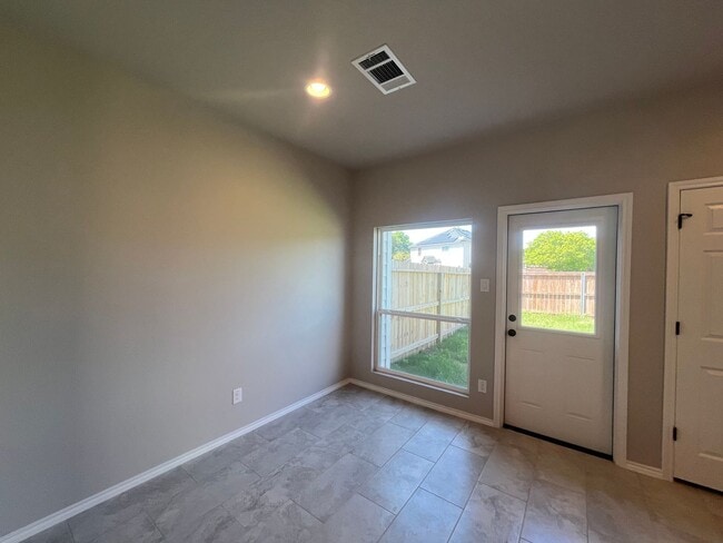 Building Photo - 8615 Valentina Wy