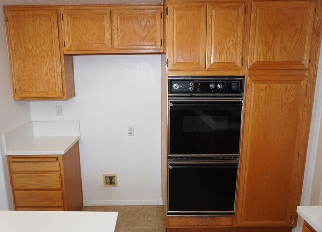 Building Photo - 25955 La Barca Rd