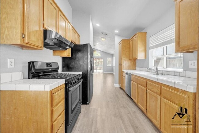 Building Photo - 8449 Bramble Bush Cir