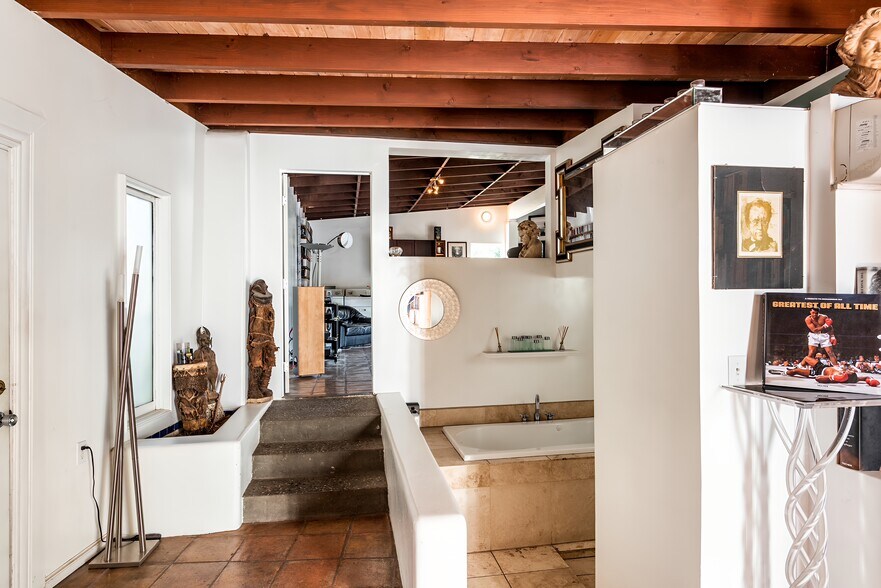 side shot from master to bathroom to living room - 2366 Nichols Canyon Rd
