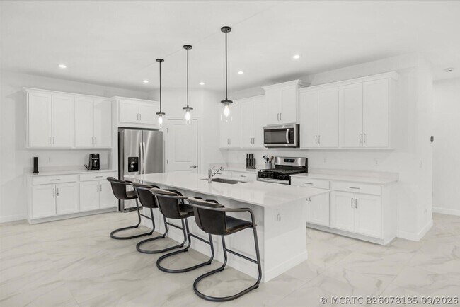 Building Photo - 10550 SW Orana Dr