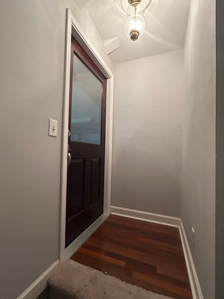 Front Door Landing - 13 Mountain Meadows Rd