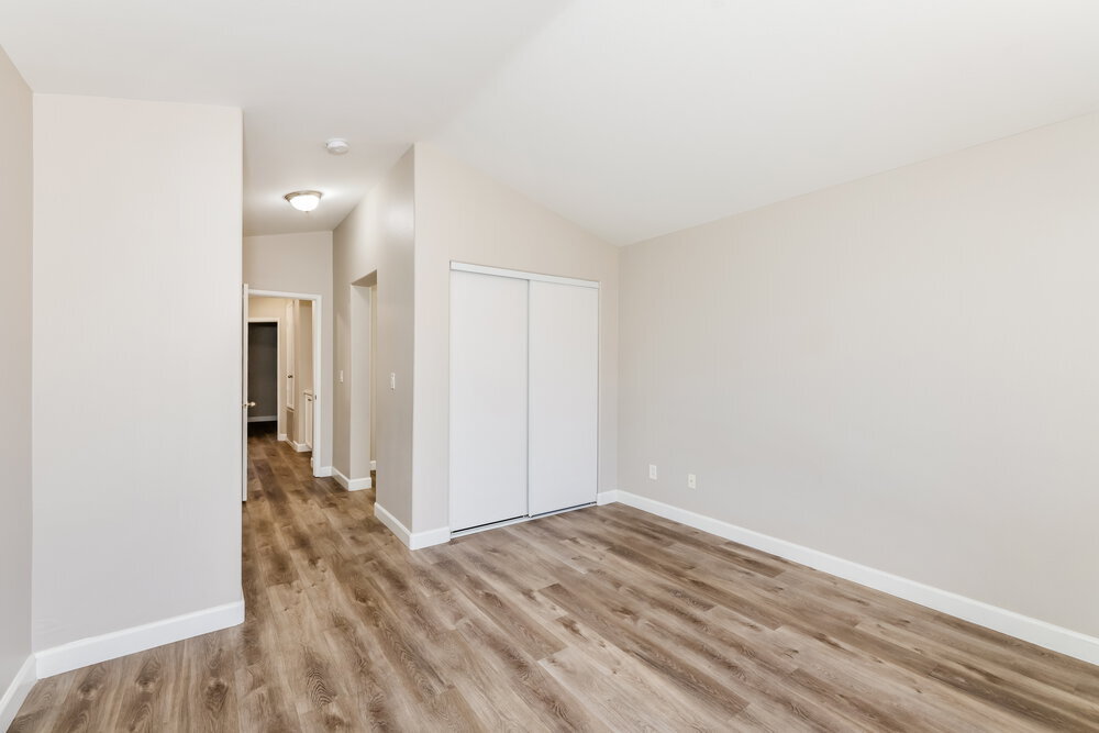 Building Photo - 2385 Cliffwood Dr