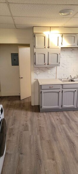 Building Photo - 47 Clinton Ave