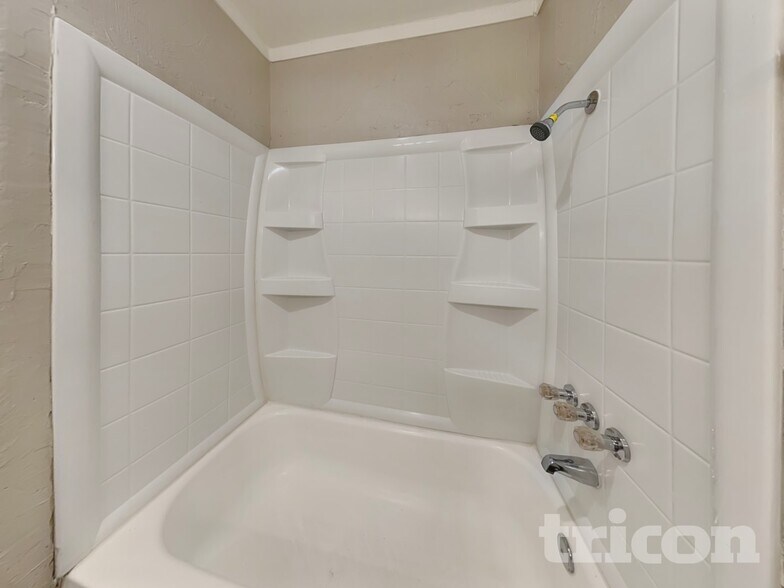 Building Photo - 1142 Shady Glen Circle Richardson TX