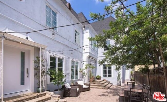 Building Photo - 9373 W Olympic Blvd