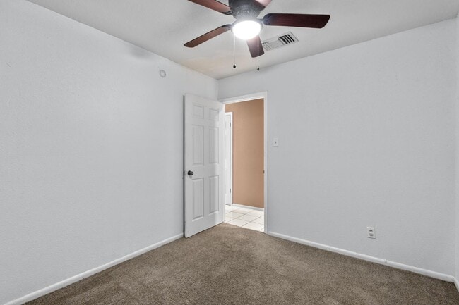 Building Photo - 146 Stapleton St
