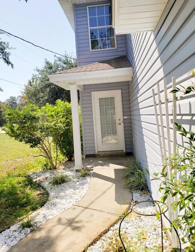 Building Photo - 17 6th Ave