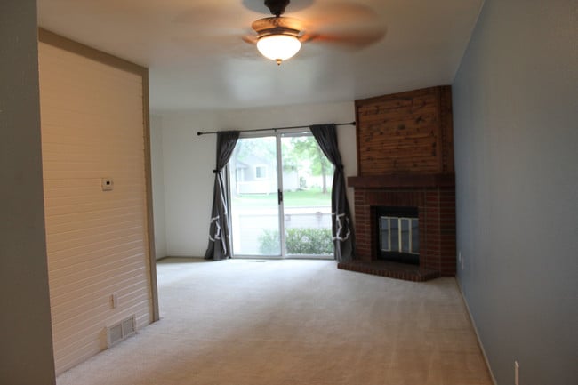Building Photo - 4255 Westshore Way