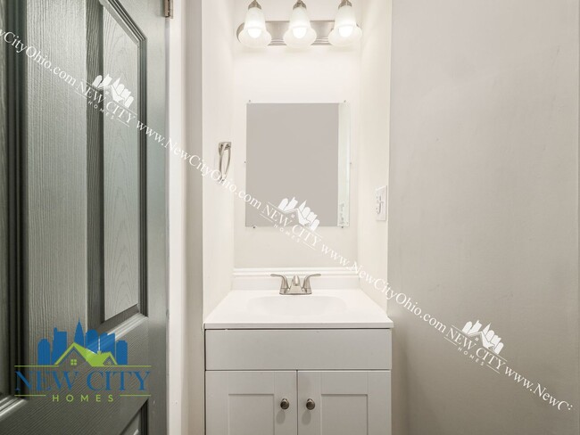 Building Photo - Newly Remodeled Three Bedroom House in Mil...