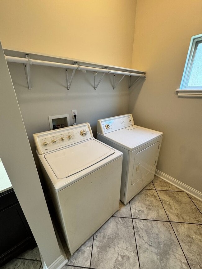 Building Photo - 2728 S 4th St