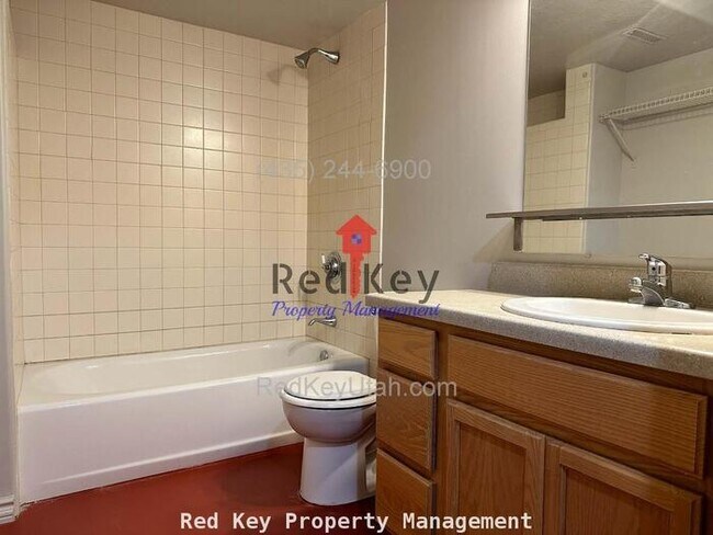 Building Photo - 550 E Single Family Home