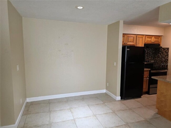 Building Photo - 201 Red Maple Pl