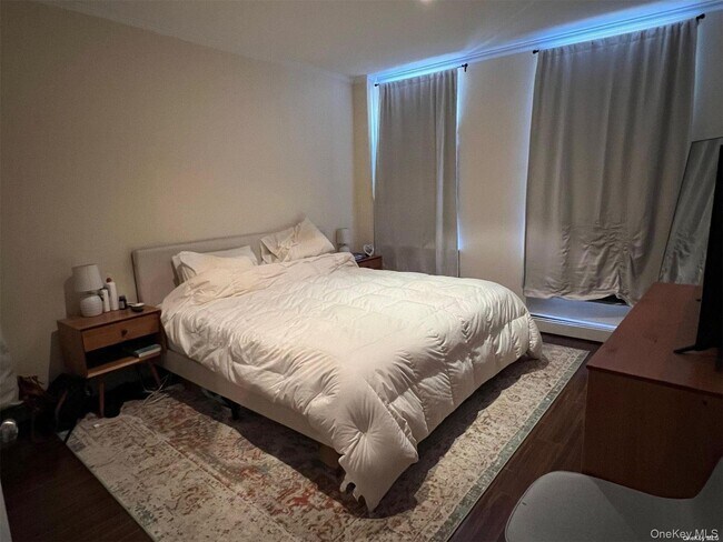 Building Photo - 310 Riverside Blvd