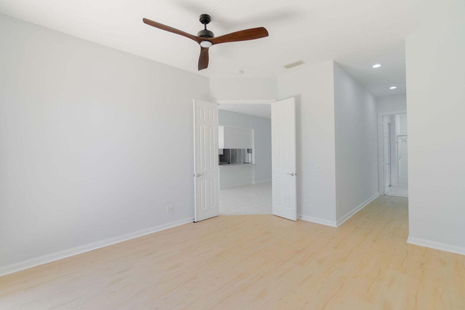 Building Photo - 4786 Blossom Dr