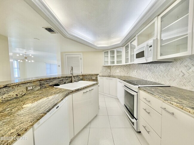 Building Photo - 4575 S Atlantic Ave