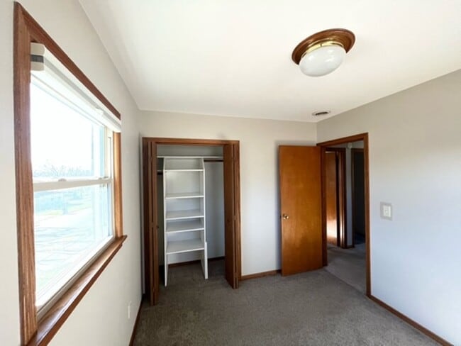 Building Photo - Single Family Home