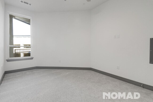 Building Photo - 1 Bedroom Condo in Carrollton