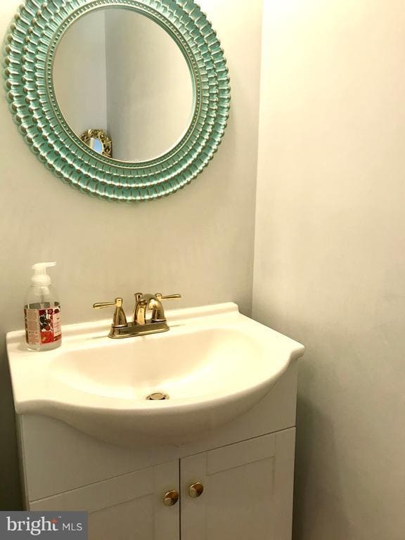 Building Photo - 539 Tschiffely Square Rd