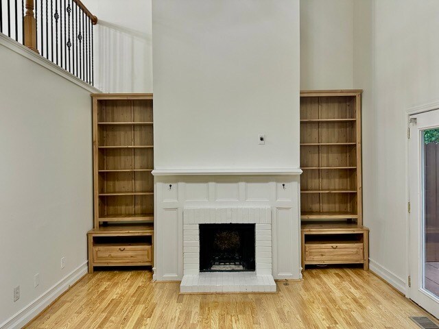 Building Photo - 835 Glendale Ter NE