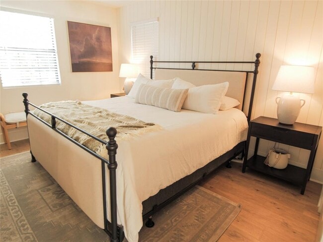 Building Photo - 1308 San Bernard St