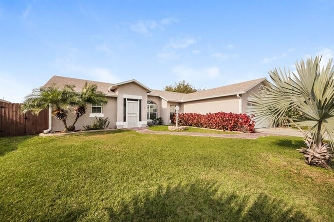 Building Photo - 637 Regency Way