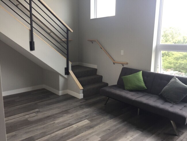 Building Photo - Studio, Top Floor Loft! U of M, Light Rail