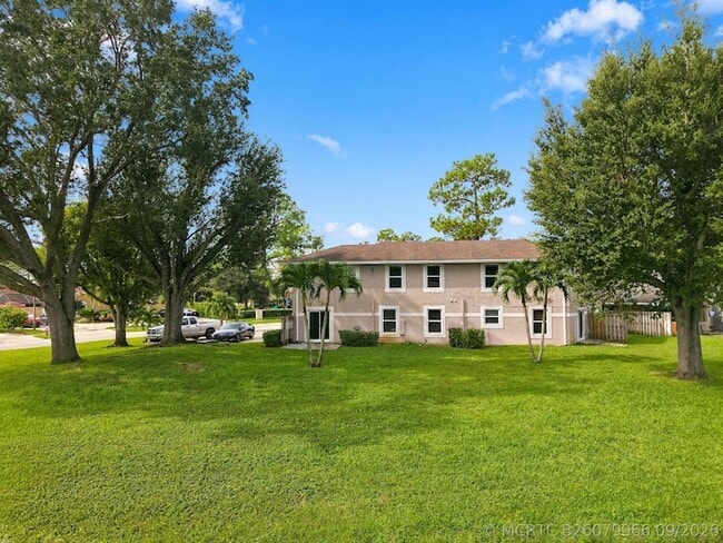 Building Photo - 1033 Goldenrod Rd