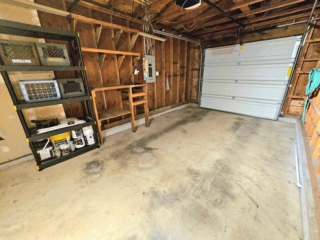 Building Photo - 7323 SE Rural St