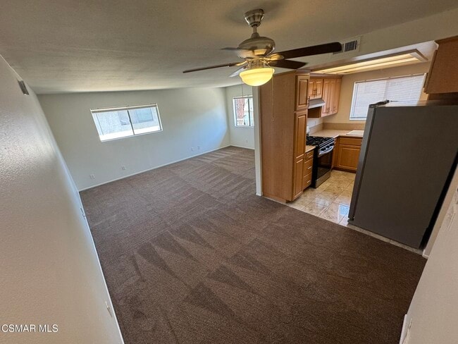 Building Photo - 2576 Sextant Ave