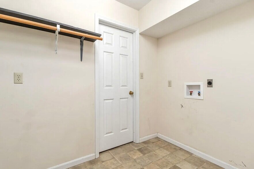 Building Photo - 5109 Bethel St