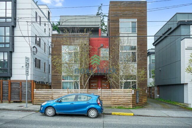 Building Photo - 2 BED & 1.5 BATH TOWNHOME FOR RENT