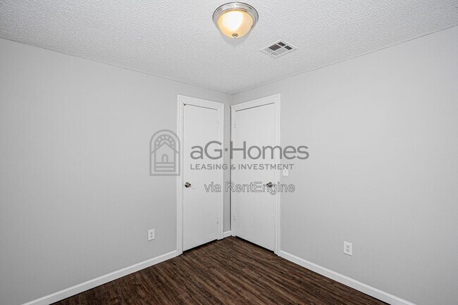 Building Photo - 4721 SE 50th St