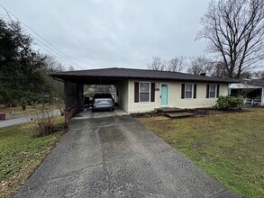 Building Photo - Home for Rent in Middle of Johnson City!